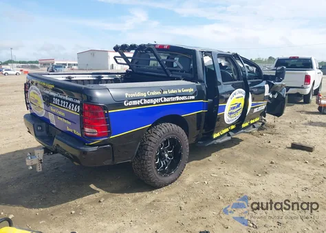 2017 Ram 1500 Express 4X2 5'7 Box из США, поврежденный, VIN 1C6RR6KT3HS684279